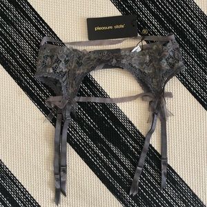 Pleasure State Gray Lace Garter Belt